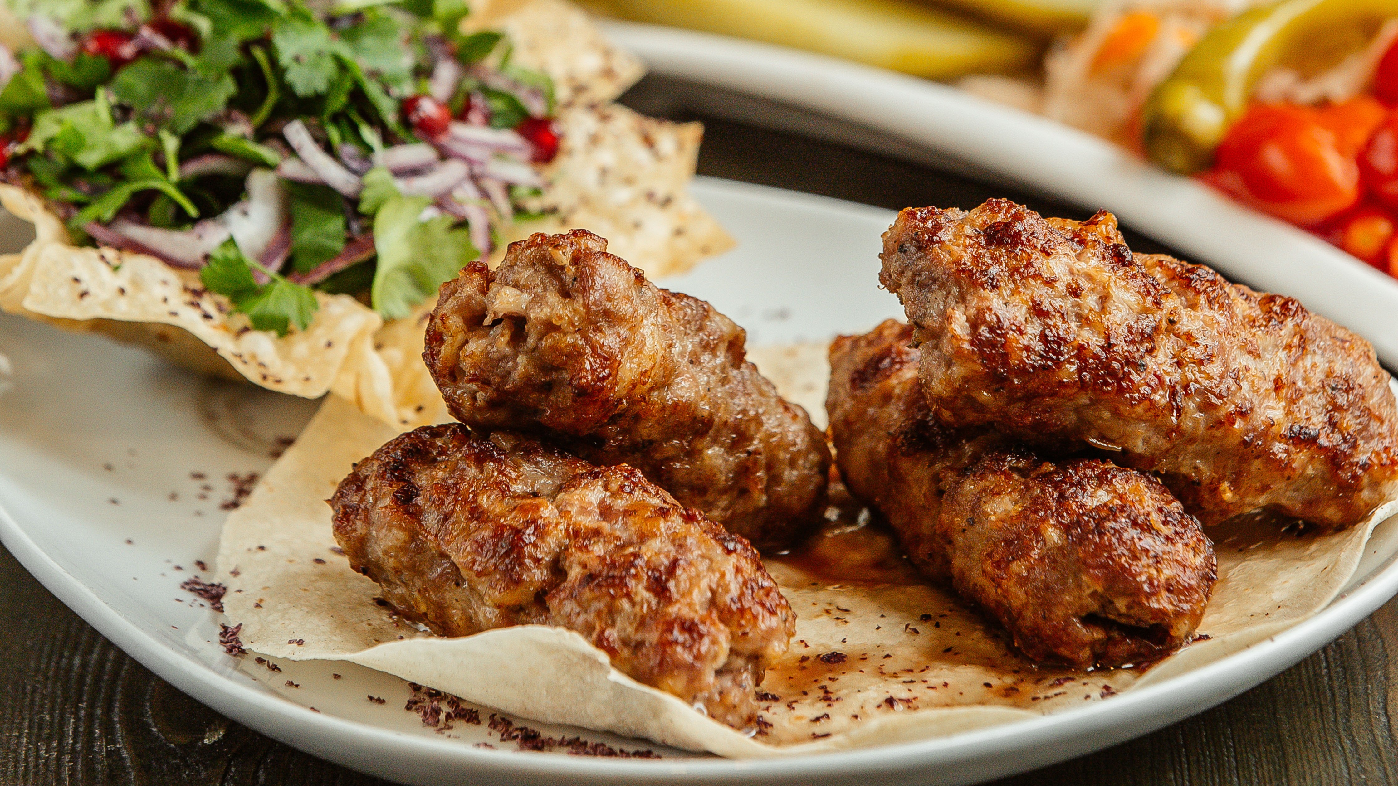 Lula Kebab Served With Chopped Onion Greens (1)
